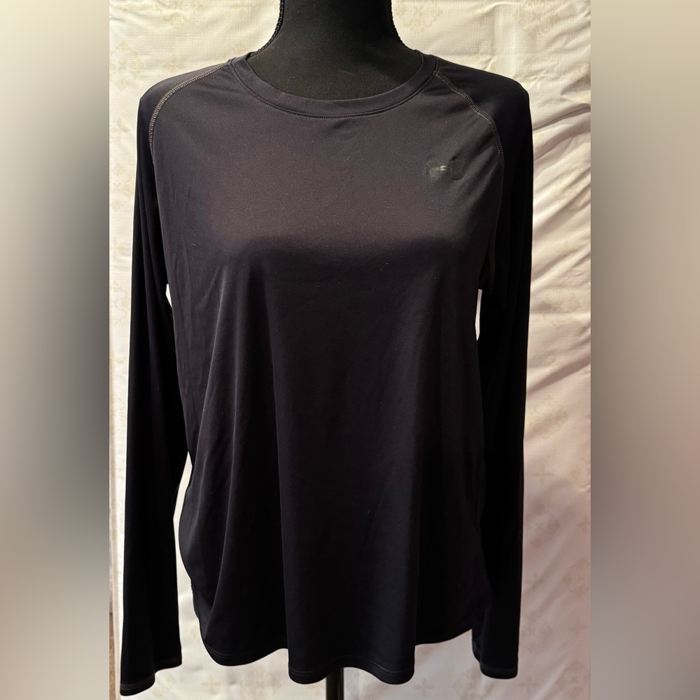 Women’s Black Long-sleeved Shirt
